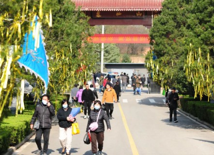 西安凤栖园圆满完成寒衣节群众祭扫接待工作 西安市凤栖山人文纪念园