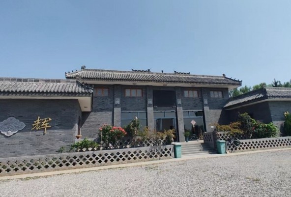 长安区引镇街道光辉村公益性公墓（西安市长安区引镇街办光辉村环村南路8号）